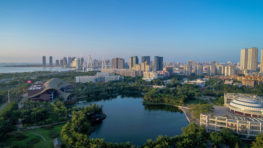 牢記總書記囑托 | 海南落實(shí)新發(fā)展理念 主動轉(zhuǎn)型調(diào)結(jié)構(gòu) 不斷培育新產(chǎn)業(yè)、新業(yè)態(tài)