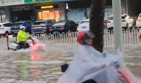 捎話上兩會 | 治理城市內(nèi)澇、加強(qiáng)雨天交通疏導(dǎo)……?？谑忻衽芜@些問題獲關(guān)注